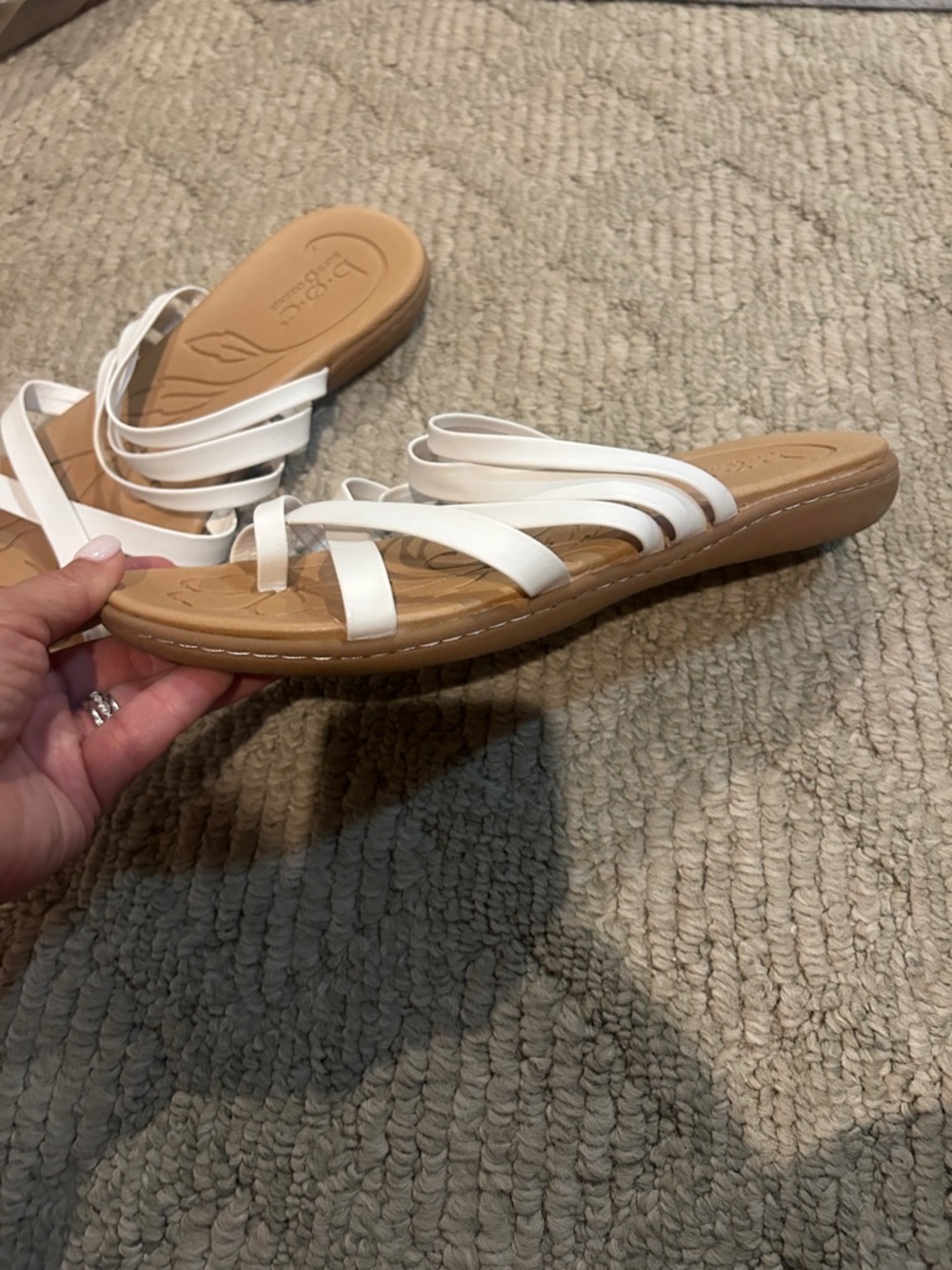 b.o.c. White Elastic Toe-Post Slide Sandals - Picture 4 of 9